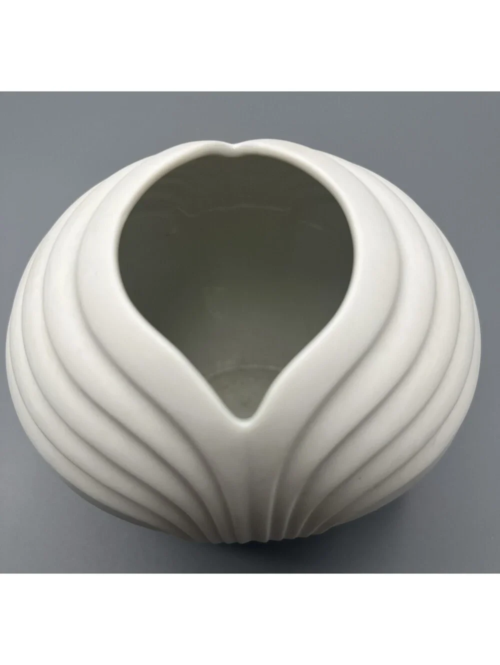 Uta Feyl Rosenthal Studio Line Bisque Porcelain Vase, Germany 5.25” MCM White
